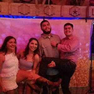 Meet your Posher, Phillip